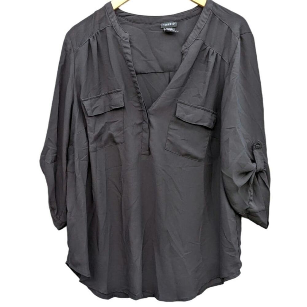 Black Torrid 2X Blouse Career Office Goth Lightweight Pop Over Tab Sleeve V Neck